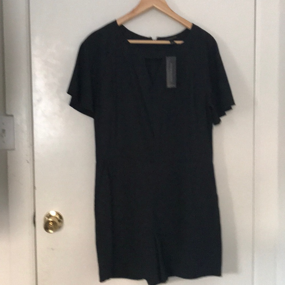 Brand new w/tags black short jumper from BR size 6